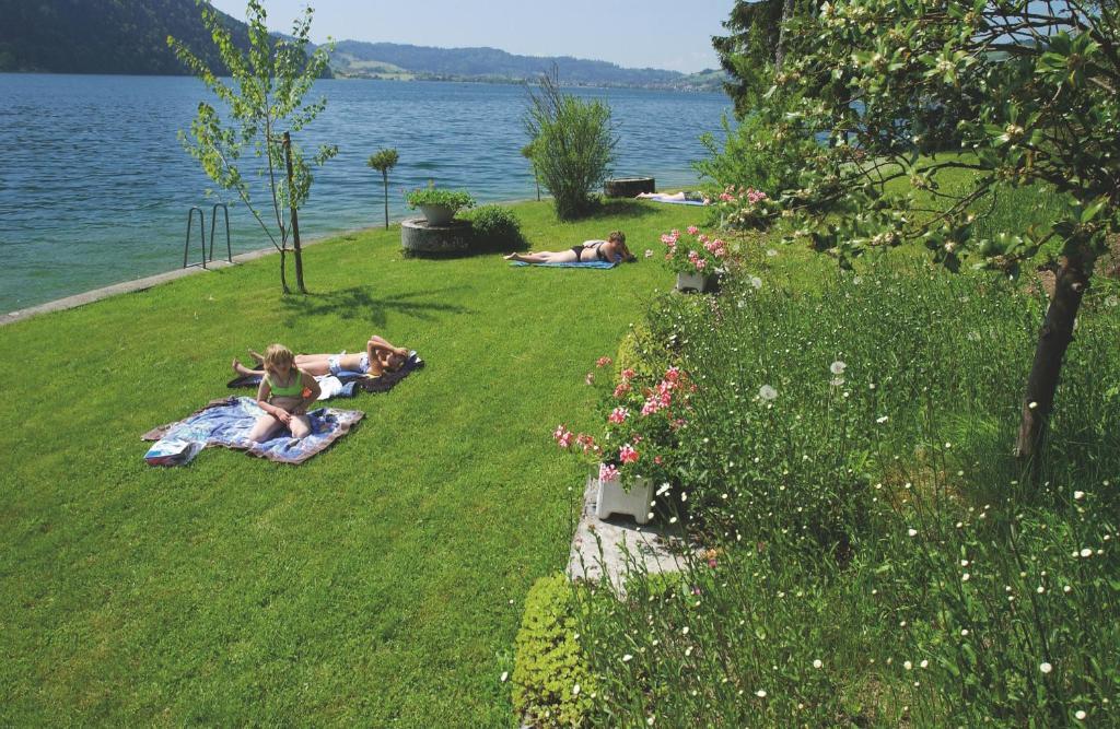 Hotel - Restaurant Eierhals Am Aegerisee Oberägeri Exterior foto