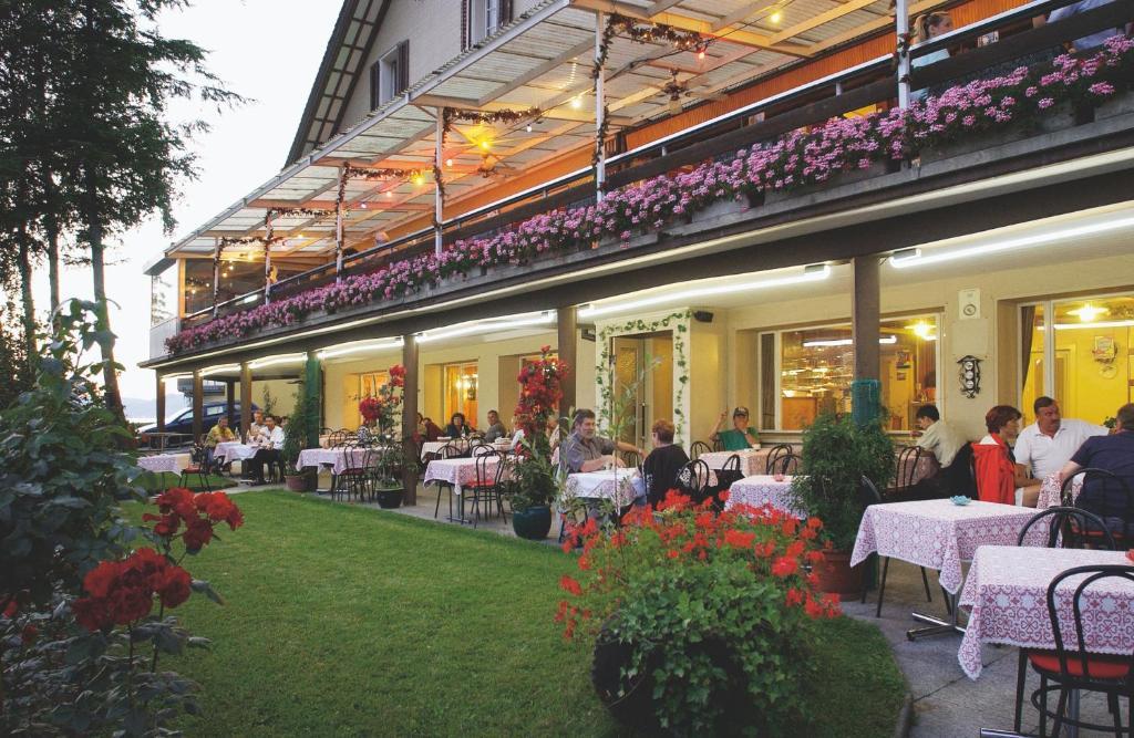 Hotel - Restaurant Eierhals Am Aegerisee Oberägeri Exterior foto